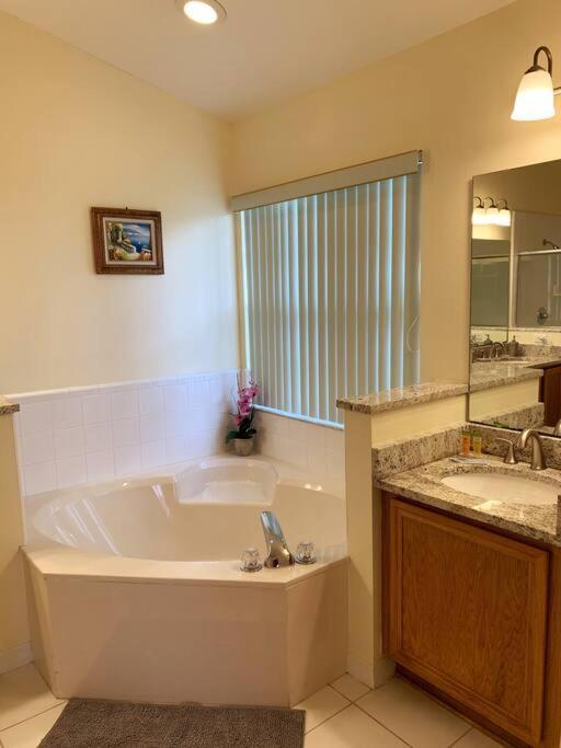 Minutes To Disney! Spacious Home W/ Private Pool, Themed Rooms! Orlando Ngoại thất bức ảnh